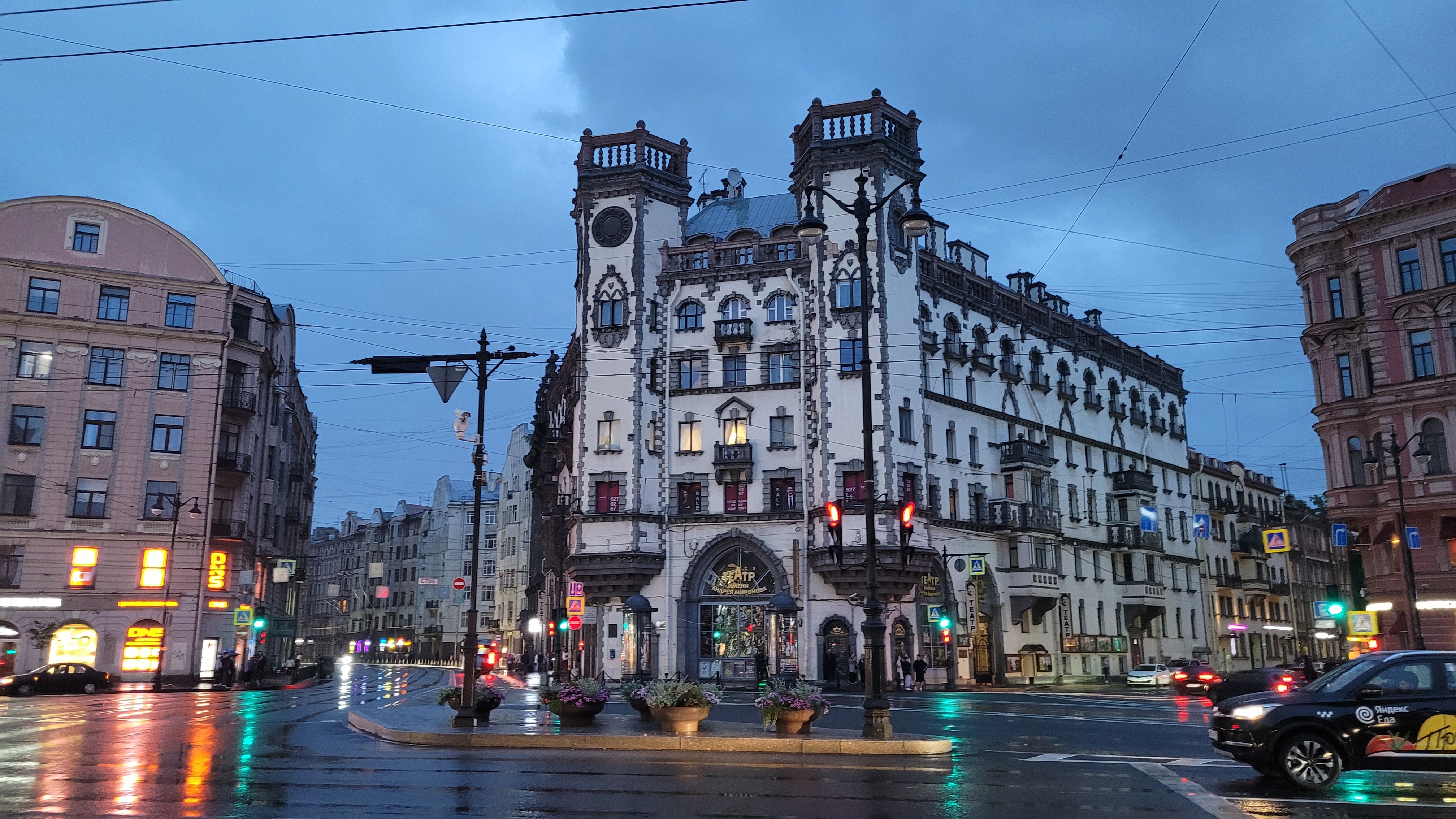 Школы Петроградского района Санкт-Петербурга